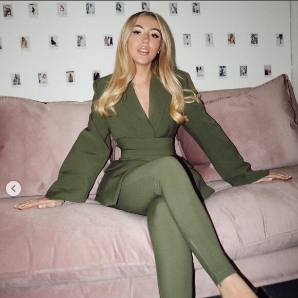 Odd Muse Ultimate Blazer in Khaki. Size MEDIUM - Picture 3 of 8